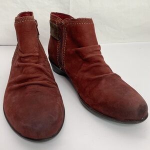 Cobb Hill by Rockport / Leather “Nicole” Booties